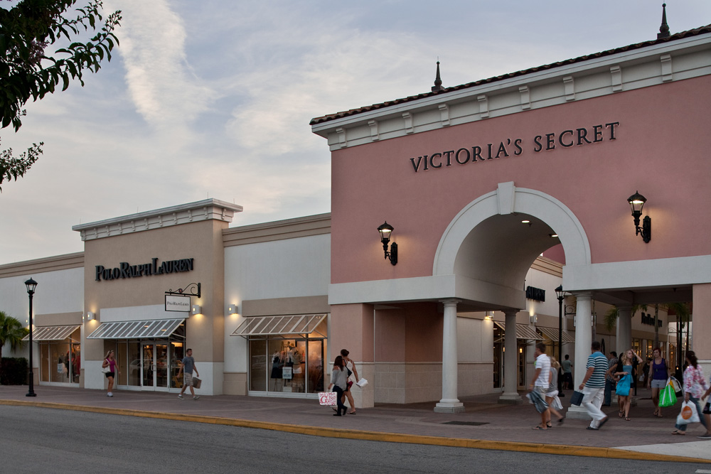 About International Premium Outlets® - Shopping in Orlando, - A Simon Property