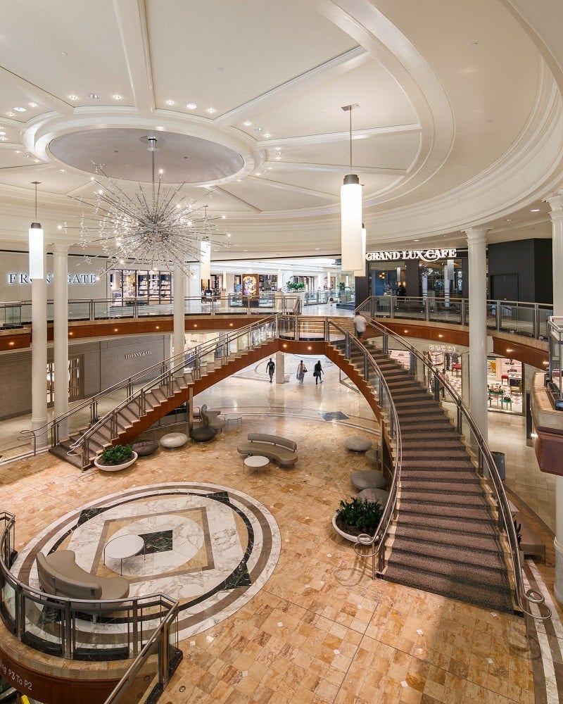 Do Business at Phipps Plaza a Simon Property Do Business at Phipps Plaza a Simon Property