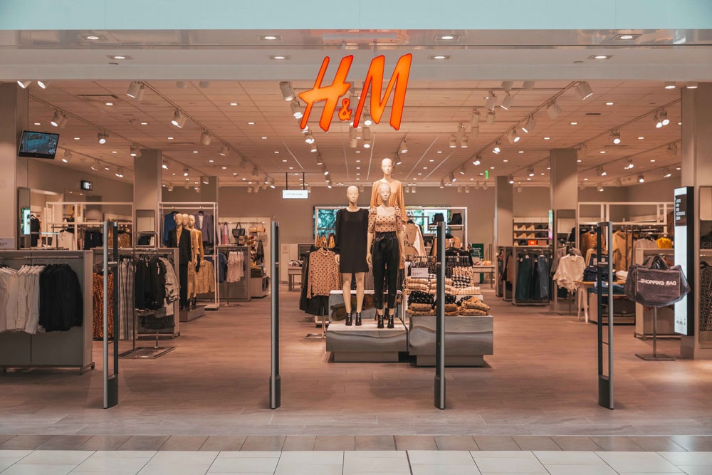 Do Business At Lakeline Mall A Simon Property