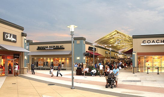 aurora outlet mall nike store hours