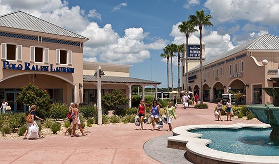 Dooney & Bourke at Ellenton Premium Outlets® - A Shopping Center in  Ellenton, FL - A Simon Property