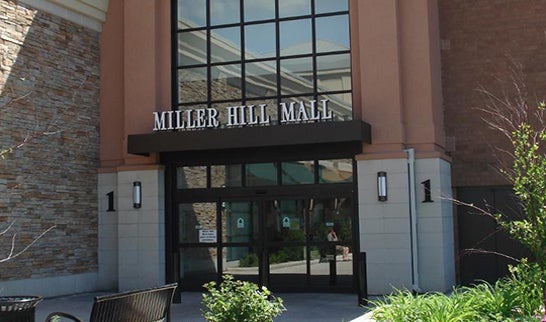 Famous Footwear at Miller Hill Mall - A Shopping Center in Duluth