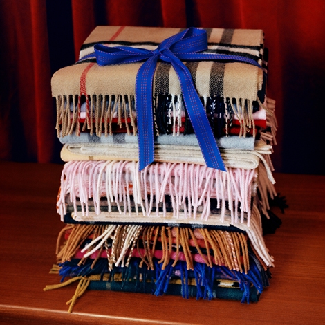 Corporate Burberry - spot 4 - holiday image