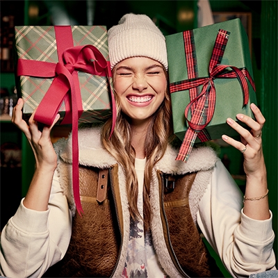 emily - spot 2 - holiday american eagle image