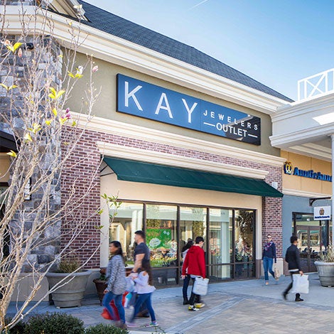 Le Creuset Outlet at Norfolk Premium Outlets® - A Shopping Center in  Norfolk, VA - A Simon Property