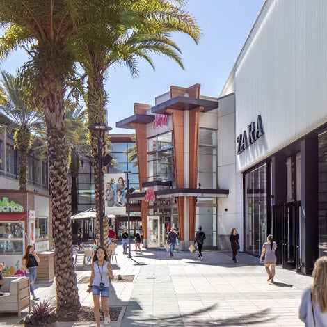 Intimissimi & Calzedonia at The Florida Mall® - A Shopping Center in  Orlando, FL - A Simon Property