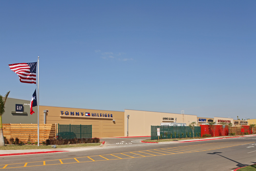 Foot Locker at Rio Grande Valley Premium Outlets® - A Shopping Center in  Mercedes, TX - A Simon Property