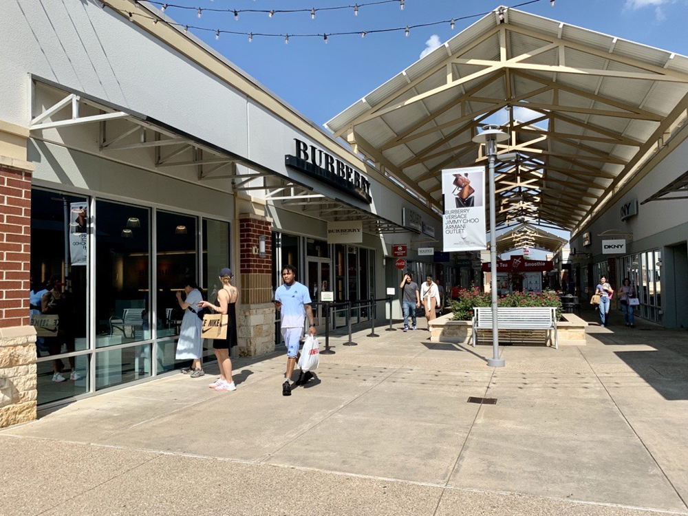 About Houston Premium Outlets® - A Shopping Center in Cypress, TX - A Simon  Property
