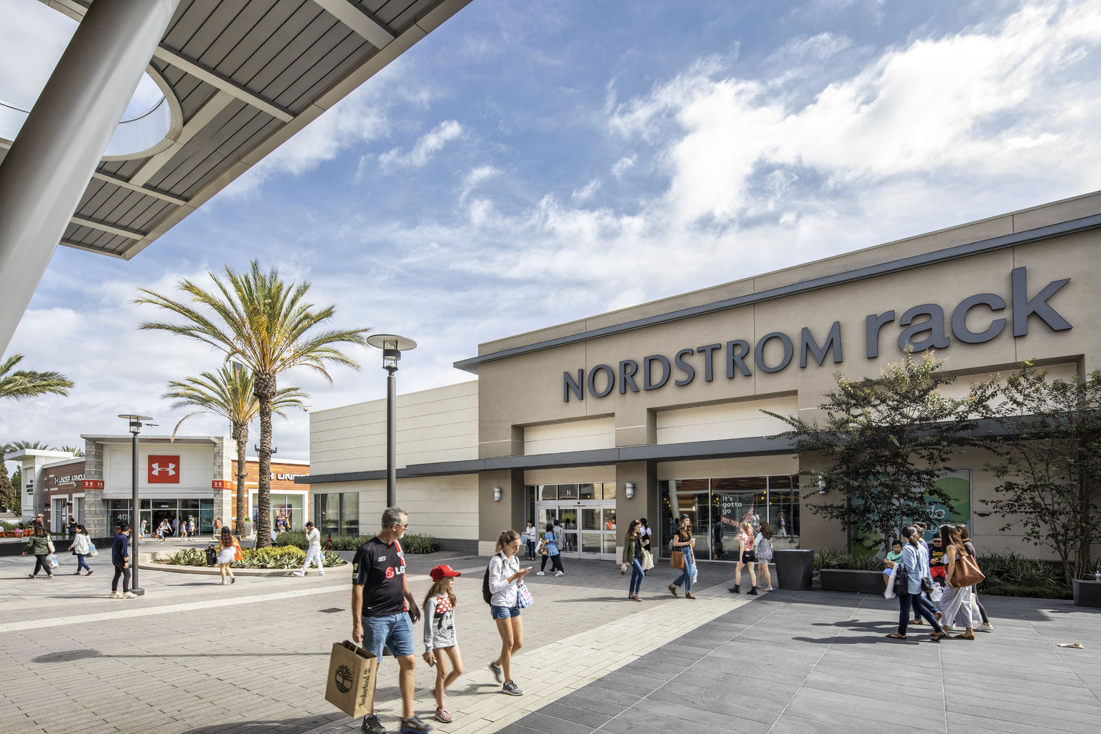 Welcome To The Outlets at Orange - A Shopping Center In Orange, CA - A  Simon Property
