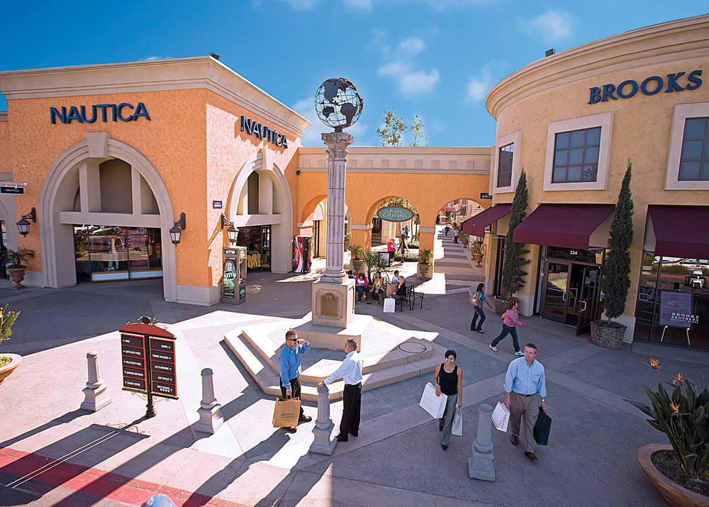 San Diego Shopping Tour to Las Amercias Outlet 2023