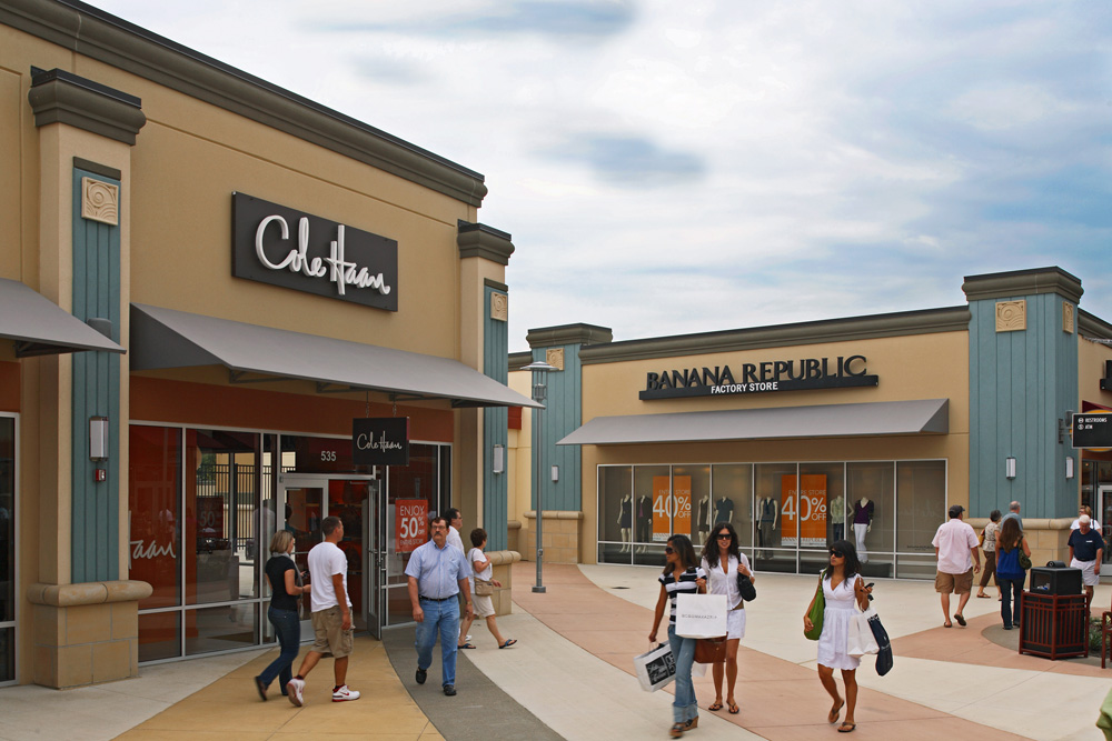 Cincinnati Premium Outlets - Power center mall in Monroe