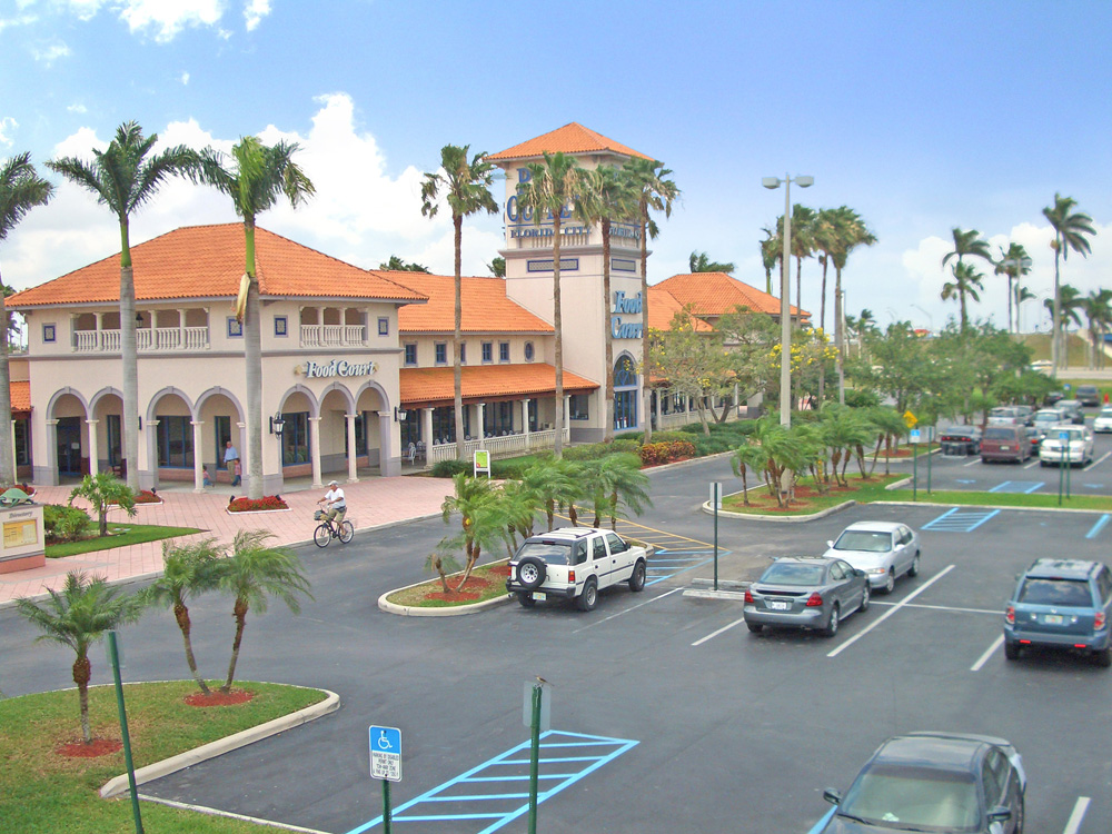 HOLIDAY HEAD START at Florida Keys Outlet Marketplace® - A Shopping Center  in Florida City, FL - A Simon Property