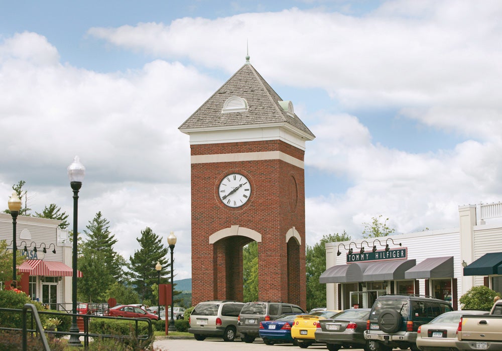 About Lee Premium Outlets® - A Shopping Center in Lee, MA - A Simon Property