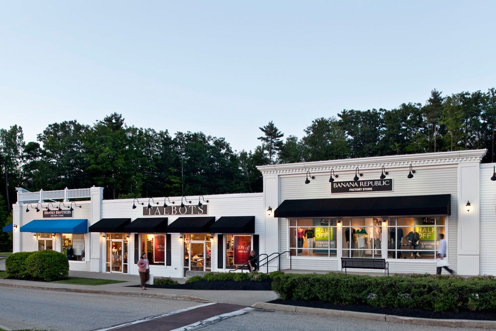 About Lee Premium Outlets® - A Shopping Center in Lee, MA - A Simon Property