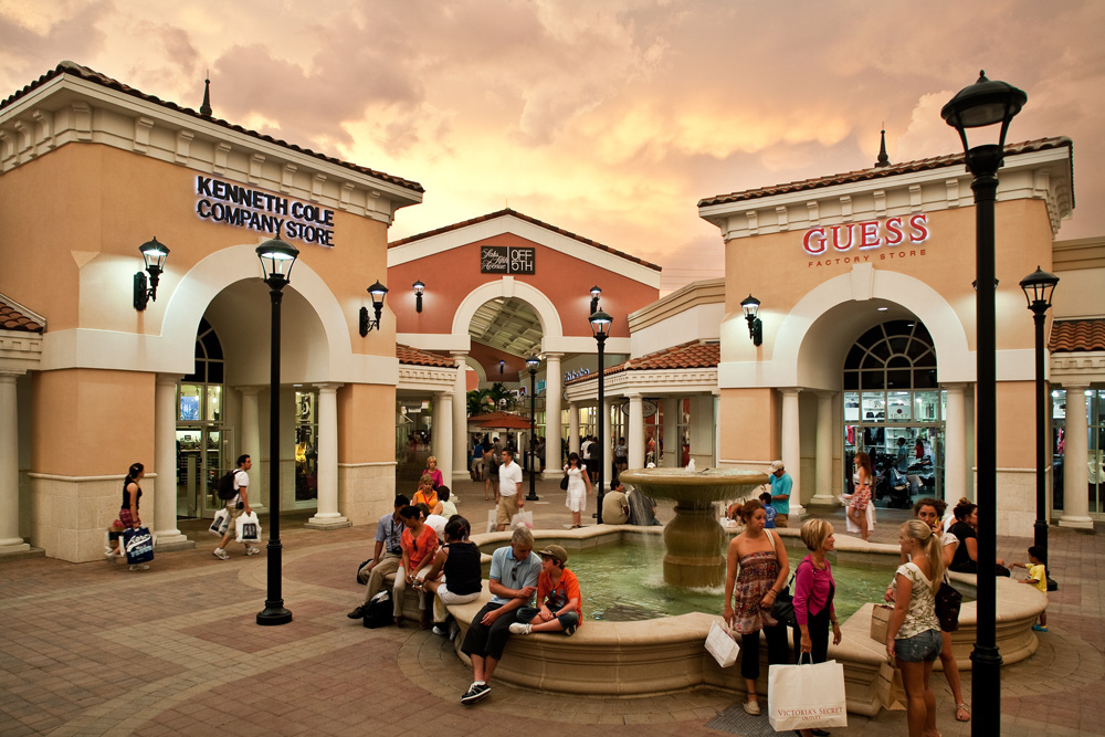 Claire's at Orlando Vineland Premium Outlets® - A Shopping Center