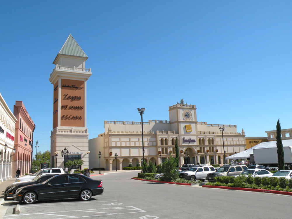About San Marcos Premium Outlets® - A Shopping Center in San