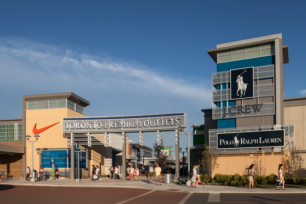 Toronto Premium Outlets - Outlet Mall in Halton Hills
