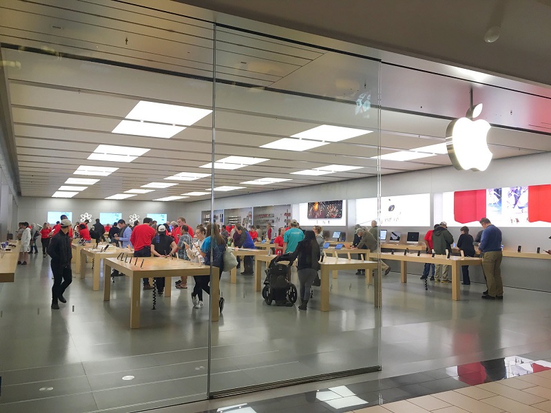 Santa Rosa Plaza - Apple Store - Apple