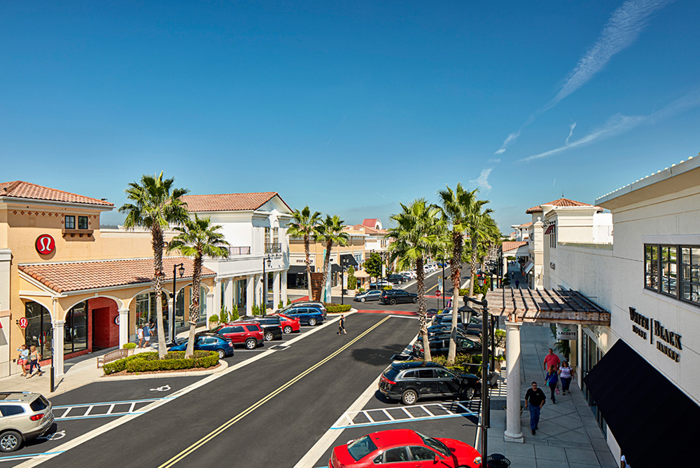 St. Johns Town Center Upscale Mall - Driving Through at Christmas -  Jacksonville Florida 