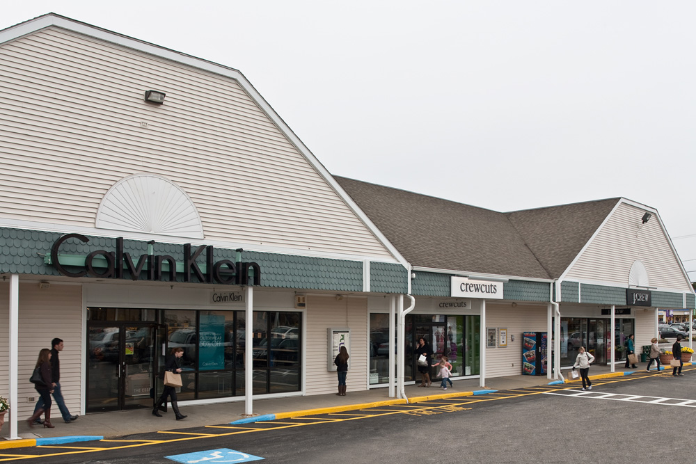 Kittery Outlets - Store
