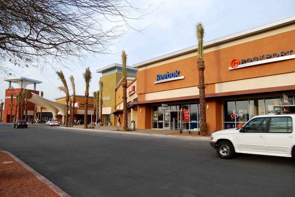 Las Vegas South Premium Outlets shopping plan