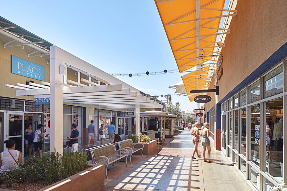Leasing & Advertising at Las Vegas North Premium Outlets®, a SIMON