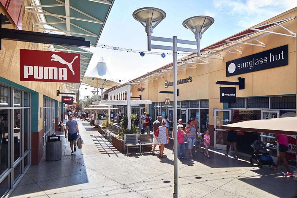 Shopping for Bargains at Las Vegas Outlet Centers