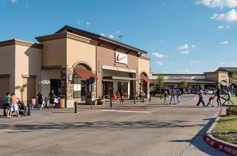 About Allen Premium Outlets® - A Shopping Center in Allen, TX - A Simon