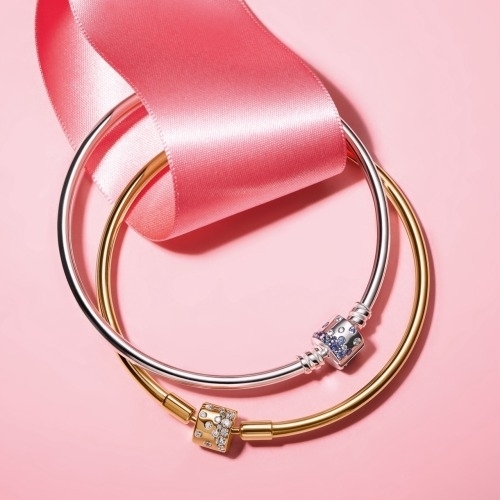 Free bracelet with your purchase - Our gift to you from Pandora at