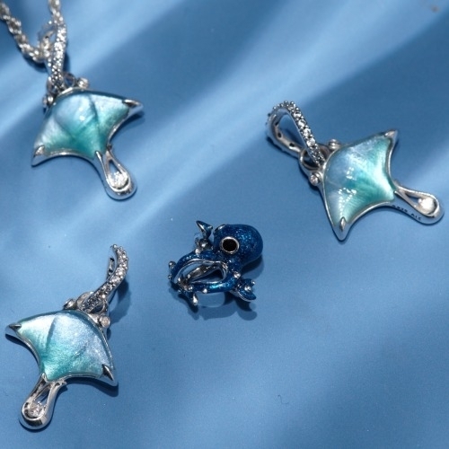 Summer is calling from Pandora at The Falls® - A Shopping