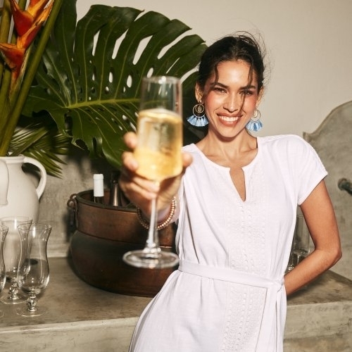 50% Off Women's Dresses from Tommy Bahama Outlet at Woodbury Common Premium Outlets - A Shopping Center in Central Valley, NY - A Simon Property 50% Off Women's Dresses from Tommy Bahama Outlet at Woodbury Common Premium Outlets - A Shopping Center in Central Valley, NY - A Simon Property